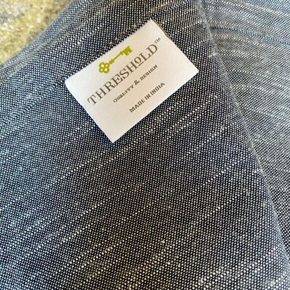 Threshold  Table Throw - Picture 4 of 6